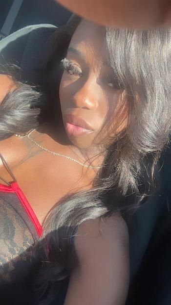 Kisses, 20  female escort, Monterey