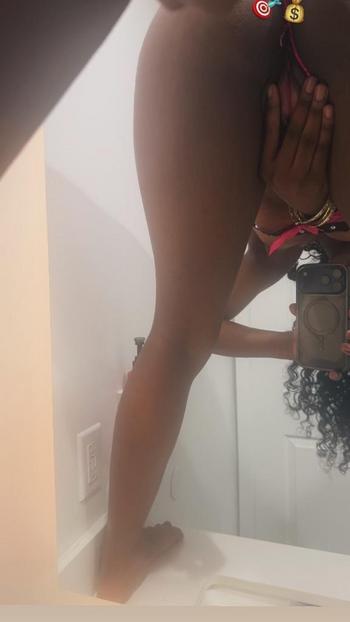 $exy black, 21  female escort, Monterey