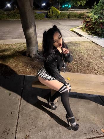 Ari, 23  female escort, Monterey