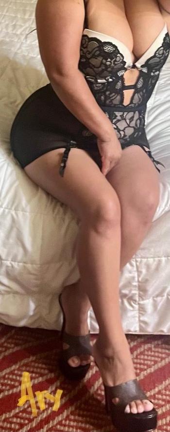 Ary, 32  female escort, Monterey