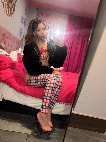 Maii Lin , 20  female escort, Monterey