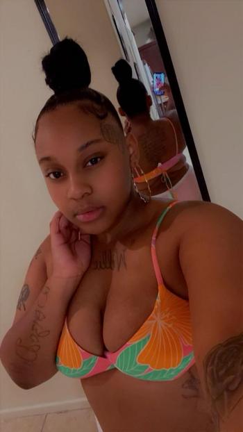 Shae, 25  female escort, Monterey