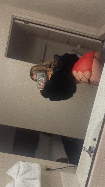 Leyla, 22  female escort, Monterey