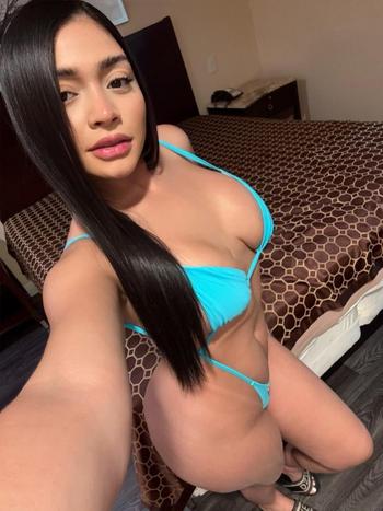 Yoselin, 24  female escort, Monterey